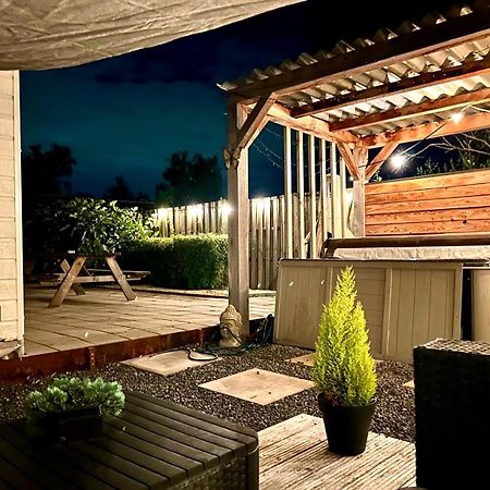 Wellness Bungalow With Jacuzzi &Sauna&Private Garden Near Amsterdam Vijfhuizen Exterior foto