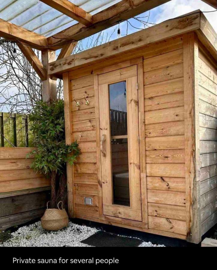 Wellness Bungalow With Jacuzzi &Sauna&Private Garden Near Amsterdam Vijfhuizen Exterior foto