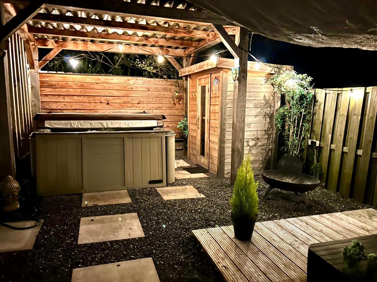 Wellness Bungalow With Jacuzzi &Sauna&Private Garden Near Amsterdam Vijfhuizen Exterior foto